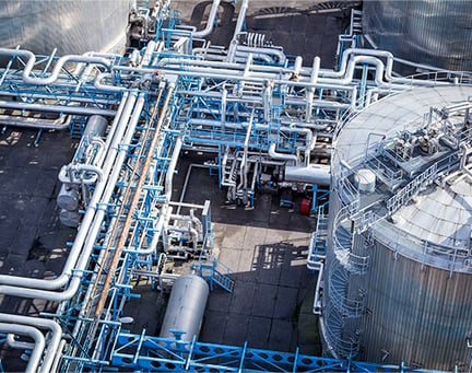 Steel pipelines in the Refinery